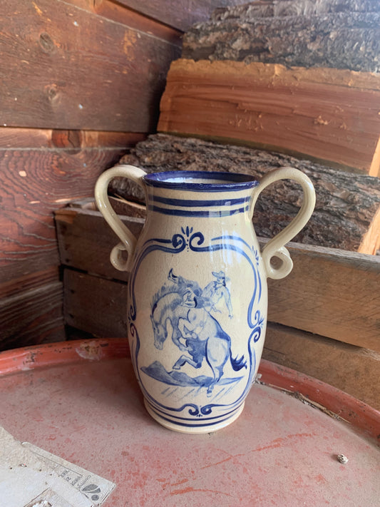 Bronco vase