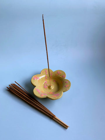 Fleur Incense Holder with speckle